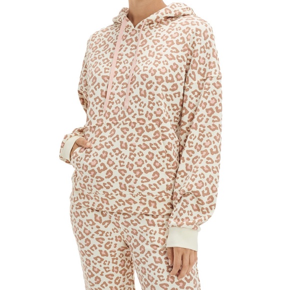 UGG Fleece Pullover - Brand New With Tags - Picture 5 of 7